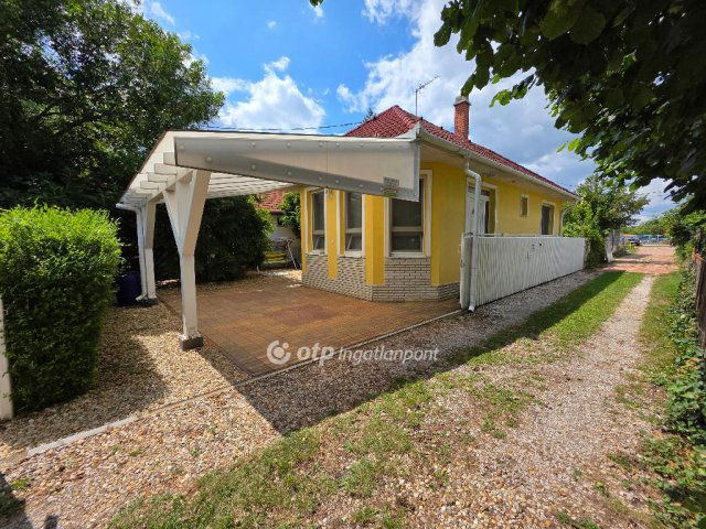 Eladó nyaraló, Hajdúszoboszlón 120 M Ft, 3+2 szobás