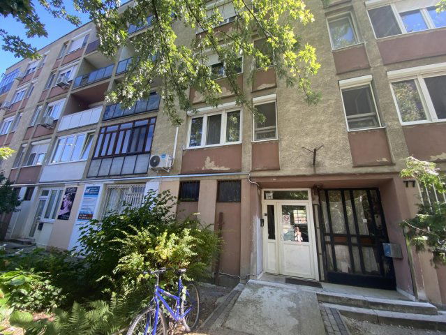 Eladó téglalakás, Tatabányán 34.999 M Ft, 2 szobás