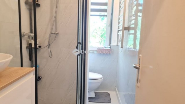Eladó téglalakás, Pécsett 33 M Ft, 1+1 szobás