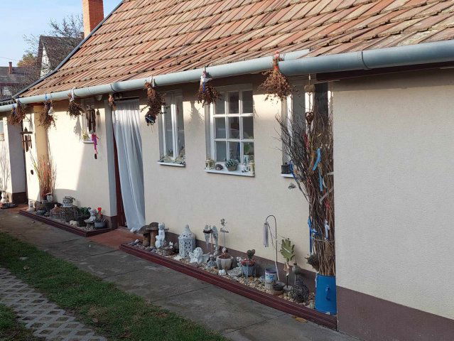 Eladó családi ház, Hevesen 17.9 M Ft, 2 szobás