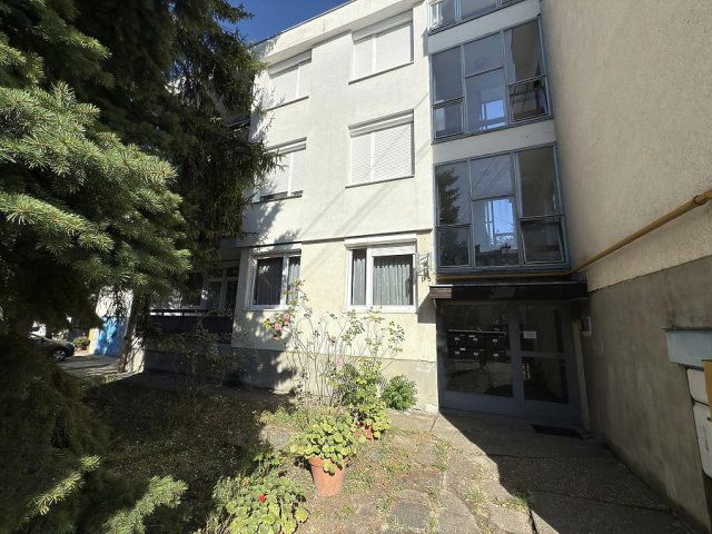 Eladó panellakás, Szentendrén 69.9 M Ft, 3 szobás