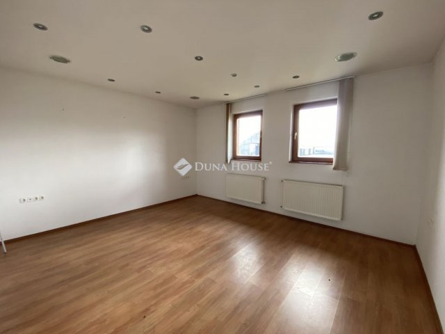 Kiadó telek, Sopronban 150 E Ft / hó / költözzbe.hu