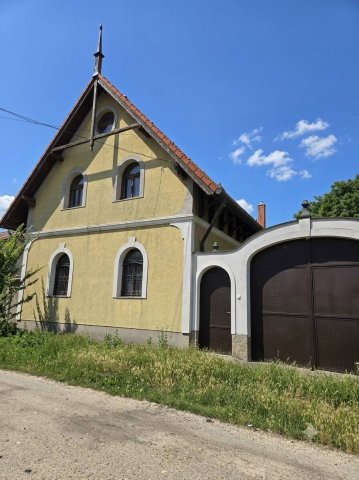 Eladó családi ház, Kiskunlacházán 102 M Ft, 7 szobás