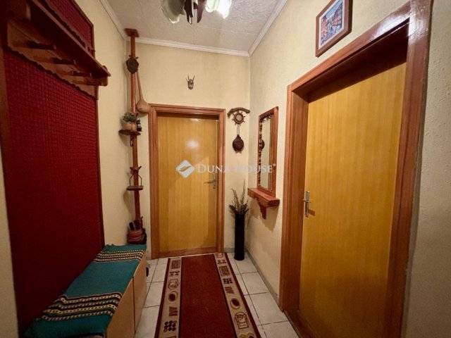 Eladó családi ház, Epölön 35.9 M Ft, 3 szobás