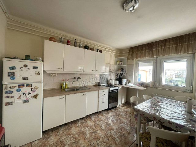 Eladó családi ház, Egerben 89 M Ft, 6 szobás