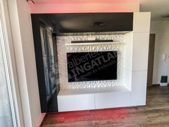 Kiadó téglalakás, albérlet, XIII. kerületben, Babér utcában