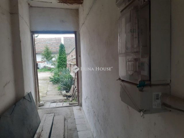 Eladó téglalakás, Pécsett 29 M Ft, 2 szobás