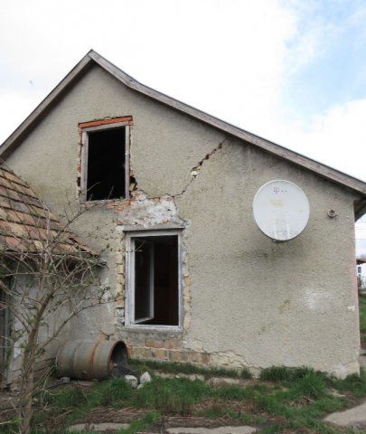 Eladó családi ház, Ácson 13 M Ft, 2 szobás