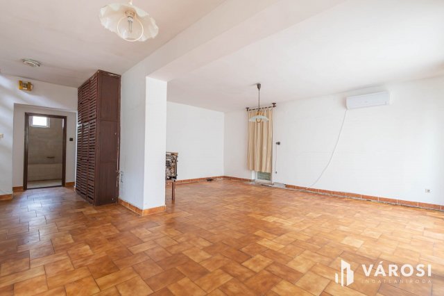 Eladó családi ház, Szegeden 84.9 M Ft, 6 szobás