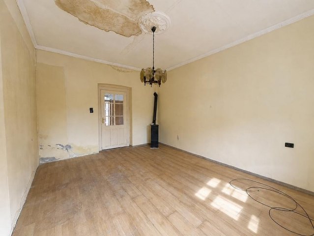 Eladó családi ház, Budapesten, IV. kerületben 32.9 M Ft