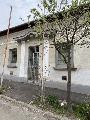 Kiadó iroda, Kecskeméten 120 E Ft / hó, 4 szobás