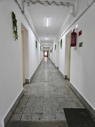 Kiadó ipari ingatlan, Oroszlányban 700 E Ft / hó, 24 szobás