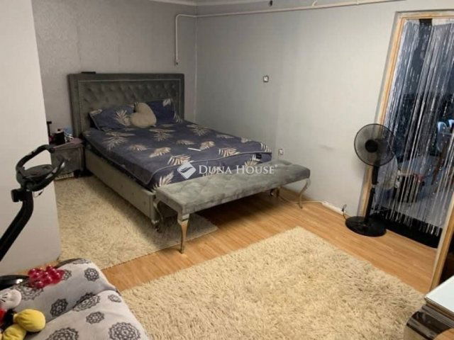 Eladó családi ház, Hernádon 59.9 M Ft, 6 szobás