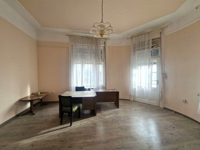 Eladó téglalakás, Szolnokon 41.5 M Ft, 1+1 szobás