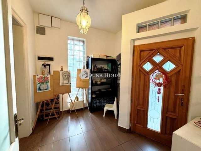Eladó családi ház, Budapesten, III. kerületben 191.25 M Ft