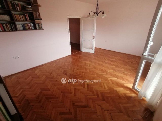 Eladó téglalakás, Debrecenben 72.9 M Ft, 2 szobás