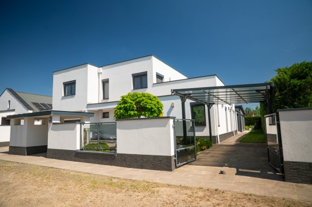 Eladó családi ház, Nyíregyházán 245 M Ft, 5 szobás