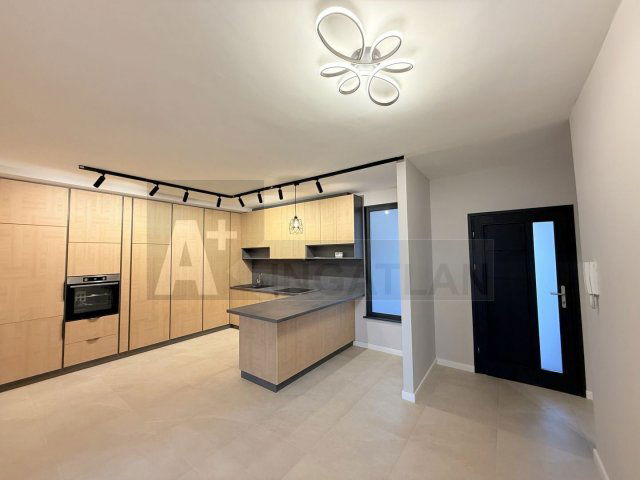 Eladó téglalakás, Szegeden 85 M Ft, 3 szobás