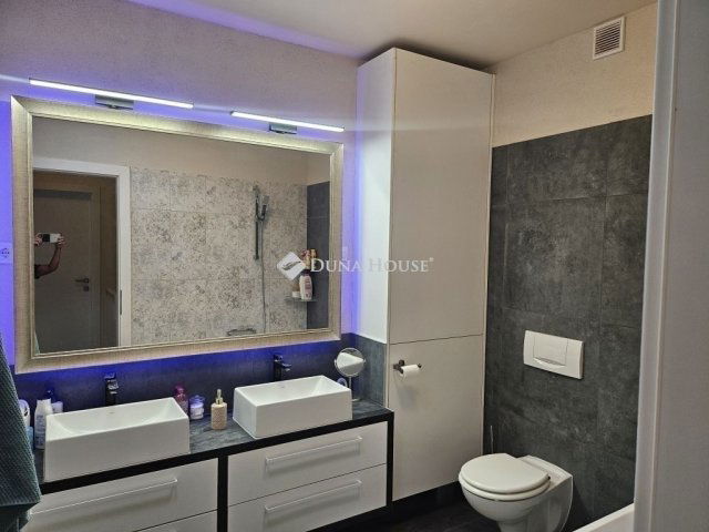 Eladó sorház, Budapesten, XV. kerületben 229 M Ft, 4 szobás