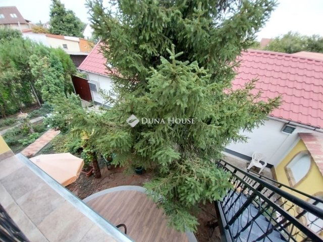 Eladó családi ház, Szegeden 199.9 M Ft, 7+1 szobás