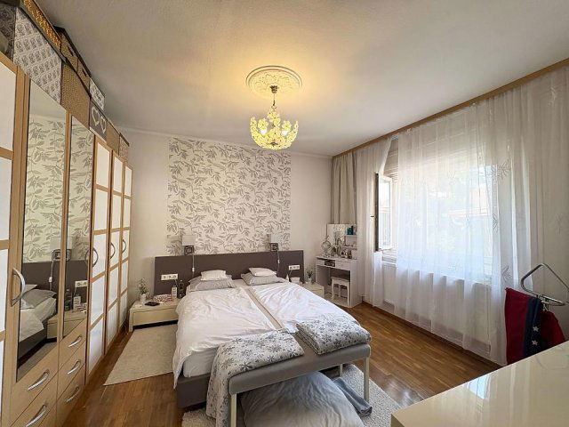 Eladó családi ház, Budakalászon 92.9 M Ft, 3 szobás