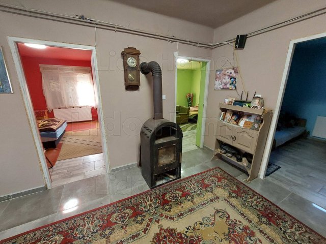 Eladó családi ház, Csökölyön 60 M Ft, 5 szobás