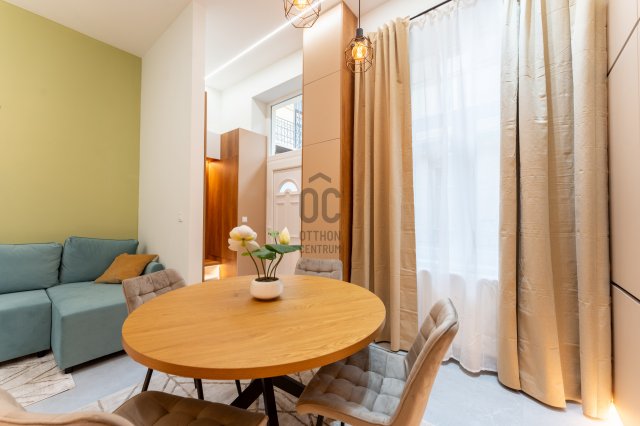 Eladó téglalakás, Budapesten, VI. kerületben, Izabella utcában