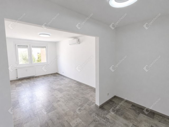 Eladó panellakás, Székesfehérvárott 55 M Ft, 2 szobás