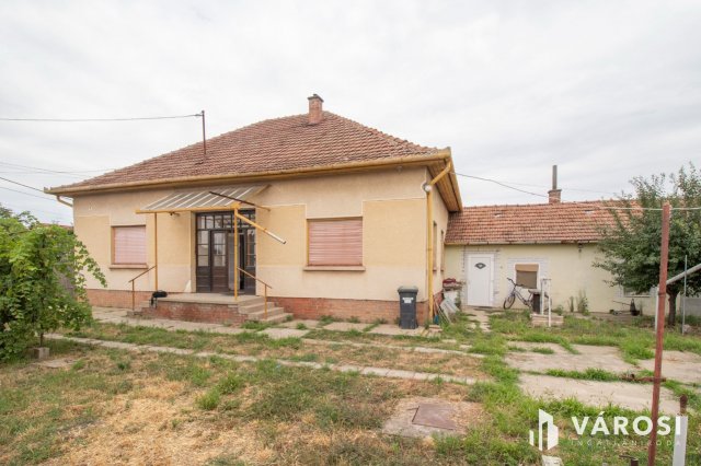 Eladó családi ház, Békéscsabán 36.9 M Ft, 4 szobás