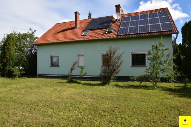 Eladó családi ház, Sajtoskálon 116.8 M Ft, 7 szobás