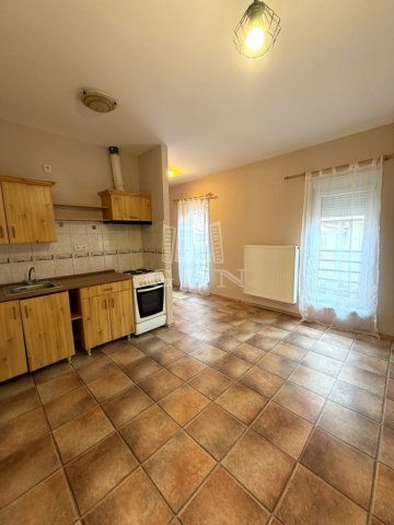 Eladó téglalakás, Kaposváron 44.9 M Ft, 2 szobás