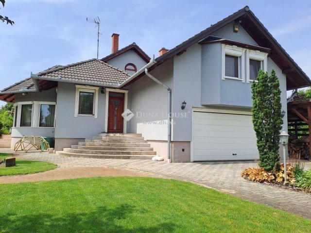 Eladó családi ház, Kecskeméten 149 M Ft, 5 szobás