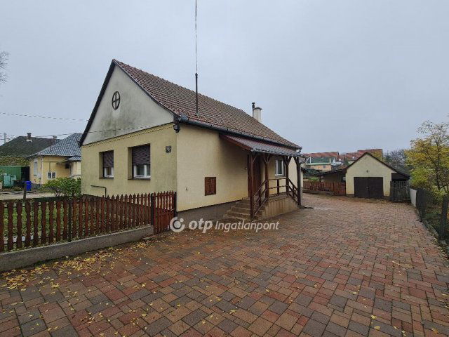 Eladó családi ház, Debrecenben 89.9 M Ft, 3 szobás