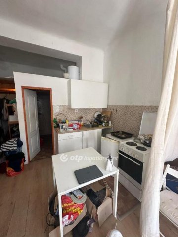 Eladó téglalakás, Budapesten, IV. kerületben 32 M Ft, 1 szobás