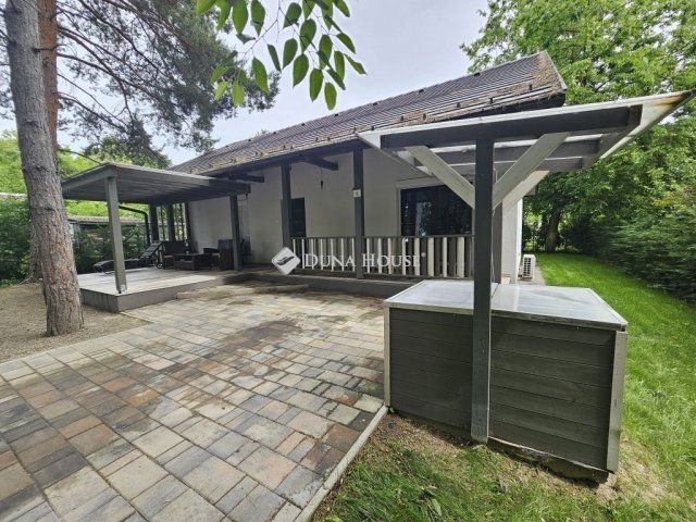 Eladó családi ház, Pócsmegyeren 94.9 M Ft, 3 szobás