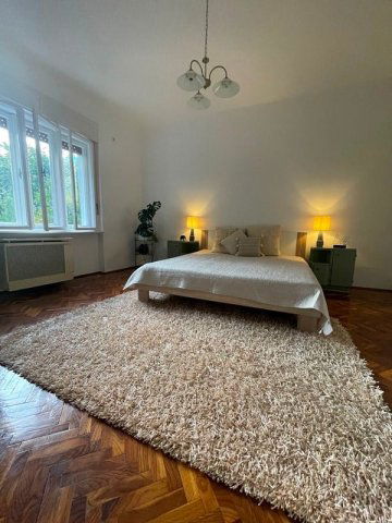 Kiadó téglalakás, albérlet, Pécsett, Lyceum utcában, 2 szobás