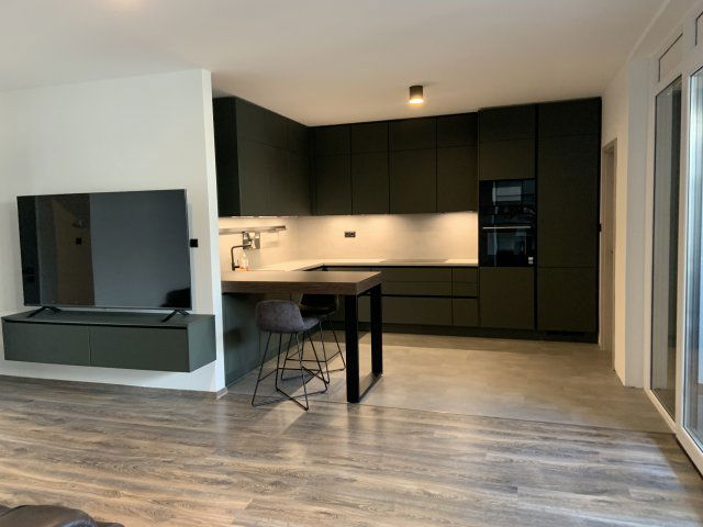 Eladó téglalakás, Debrecenben 135 M Ft, 3 szobás