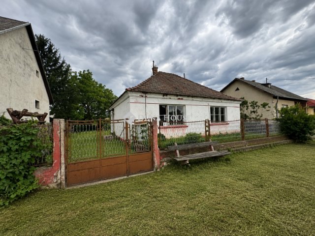 Eladó családi ház, Gönyűn 29.9 M Ft, 3 szobás