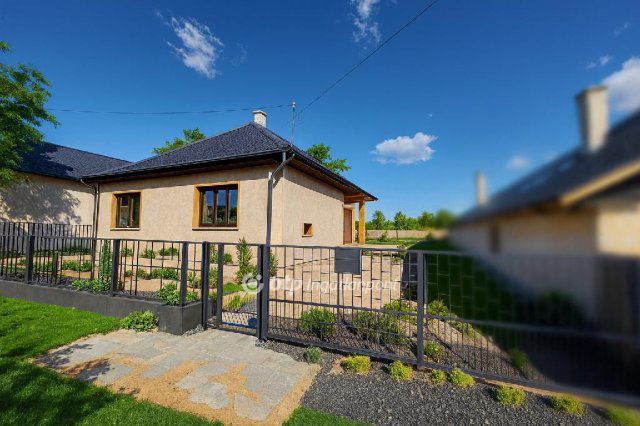 Eladó családi ház, Zsákán 8.49 M Ft, 3 szobás