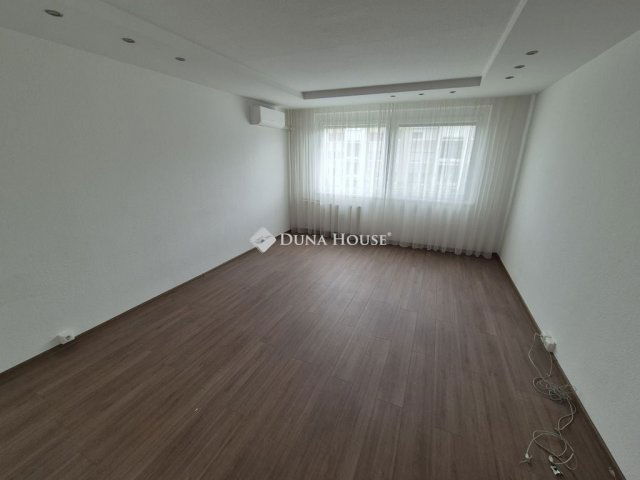 Eladó panellakás, Kecskeméten 47.49 M Ft, 2 szobás