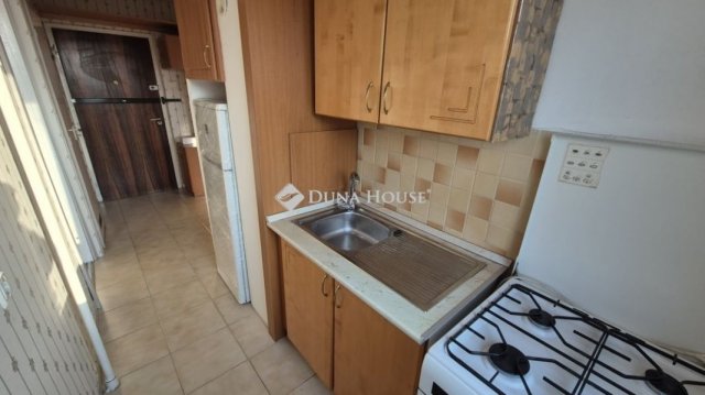 Eladó panellakás, Budapesten, XV. kerületben 48.9 M Ft, 2 szobás
