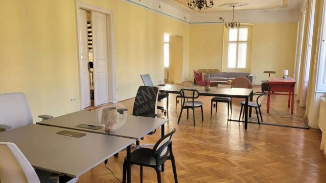 Kiadó téglalakás, albérlet, V. kerületben, Múzeum körúton