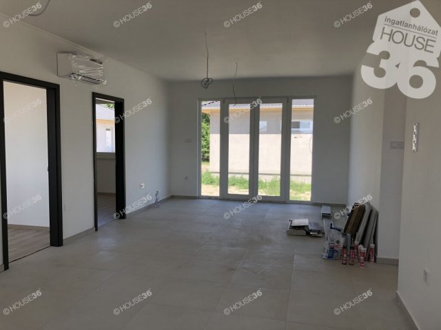 Eladó családi ház, Kecskeméten 98 M Ft, 4 szobás