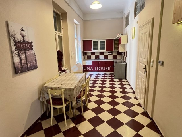 Eladó téglalakás, Budapesten, VIII. kerületben 110 M Ft