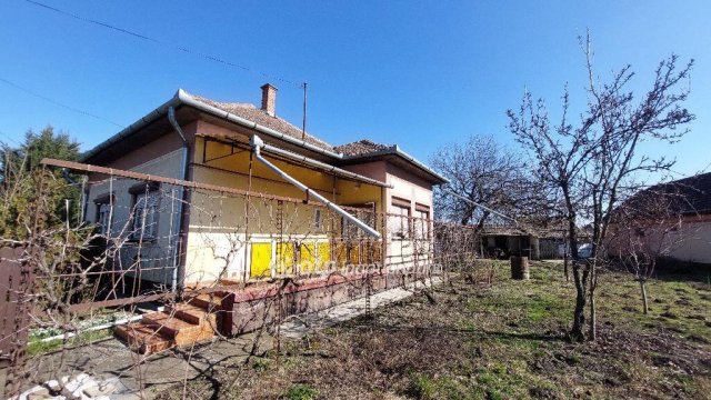 Eladó családi ház, Dévaványán 14 M Ft, 2 szobás