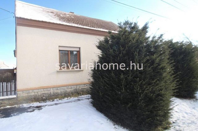 Eladó családi ház, Pecölön 38.9 M Ft, 2 szobás