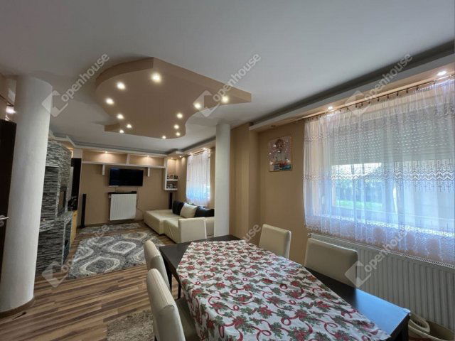 Eladó családi ház, Szolnokon 65 M Ft, 3 szobás