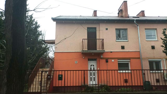 Eladó téglalakás, Törökszentmiklóson 30 M Ft, 3 szobás