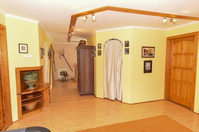 Eladó családi ház, Veszprémben 219.9 M Ft, 3+3 szobás