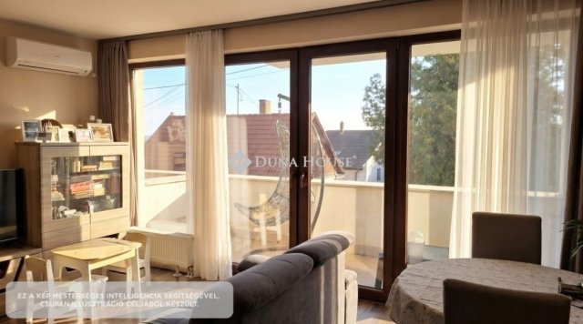 Eladó téglalakás, Pécsett 69 M Ft, 2+1 szobás